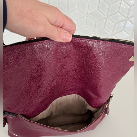 LA DIVA Burgundy Faux Leather Cross Body Bag Gold Hardware Converts to Clutch - Picture 8 of 16